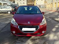 Usado Peugeot 208 Active 92 CV (67 kW) 2014 Rojo Utilitario