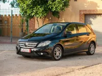Usado Mercedes B200 139 CV (102 kW) 2014 Negro Monovolumen