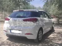 Usado Hyundai i20 84 CV (61 kW) 2016 Blanco Berlina