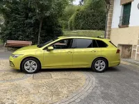 Usado VW Golf VIII Life 115 CV (84 kW) 2021 Amarillo Familiar