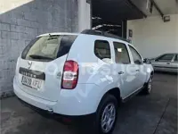Usado Dacia Duster Lauréate 110 CV (80 kW) 2017 Blanco SUV