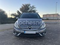Usado Mercedes B180 109 CV (80 kW) 2013 Gris / plata Monovolumen