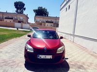 Usado Renault Mégane Dynamique 130 CV (95 kW) 2011 Granate Berlina