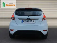 Usado Ford Fiesta Trend 82 CV (60 kW) 2017 Blanco Utilitario