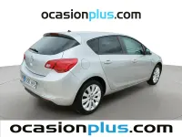 Usado Opel Astra Selective 116 HP (85 kW) 2014 Prateado Citadino