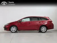 Usado Toyota Auris Hybrid Active 136 CV (100 kW) 2018 Rojo Familiar