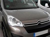 Usado Citroën Berlingo Live 131 CV (96 kW) 2018 Verde nausica Monovolumen