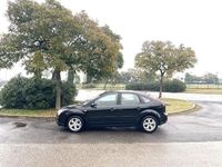 Usado Ford Focus Trend 115 CV (84 kW) 2007 Negro Berlina