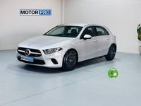 Usado Mercedes A180 116 CV (85 kW) 2020 Gris / plata Berlina