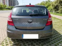 Usado Hyundai i30 Classic 109 CV (80 kW) 2010 Gris / plata Berlina