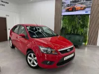 Usado Ford Focus Trend 90 CV (66 kW) 2010 Rojo Utilitario