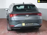 Usado Seat Leon Style 110 CV (80 kW) 2022 Gris Familiar