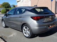 Usado Opel Astra Dynamic 110 CV (80 kW) 2017 Gris / plata Berlina