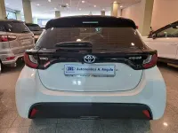 Usado Toyota Yaris Hybrid Business Edition 116 CV (85 kW) 2022 Blanco Berlina