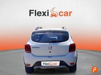 Usado Dacia Sandero Comfort 90 CV (66 kW) 2018 Blanco Utilitario