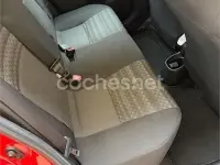 Usado Toyota Yaris Active 99 CV (72 kW) 2017 Rojo Berlina