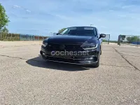 Usado VW Passat Sportline 240 CV (176 kW) 2018 Negro Berlina