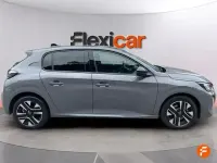 Usado Peugeot 208 Allure 100 CV (73 kW) 2025 Gris Utilitario