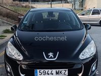 Usado Peugeot 308 SW Active 120 CV (88 kW) 2012 Negro Familiar