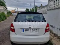 Käytetty Skoda Fabia 70 HP (51 kW) 2009 Valkoinen Sedan