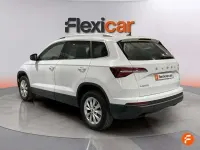 Usado Skoda Karoq Ambition 150 CV (110 kW) 2022 Blanco SUV
