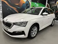 Usado Skoda Scala Ambition 110 CV (80 kW) 2022 Blanco Utilitario