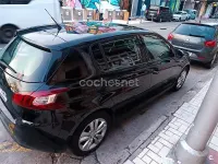 Usado Peugeot 308 Access 130 CV (95 kW) 2014 Negro Berlina