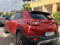 Usado Kia Stonic 100 HP (73 kW) 2020 Vermelho SUV