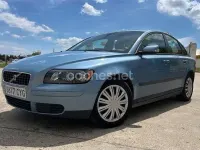 Usado Volvo S40 Momentum 170 CV (125 kW) 2004 Azul Berlina