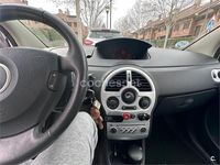 Usado Renault Grand Modus Dynamique 75 CV (55 kW) 2008 Gris / plata Monovolumen