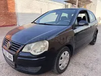 Usado VW Polo Highline 100 CV (73 kW) 2004 Negro Berlina