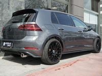 Usado VW Golf VII GTI 245 CV (180 kW) 2019 Gris / plata Berlina