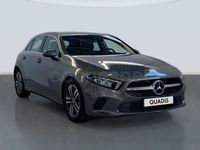 Usado Mercedes A180 136 CV (100 kW) 2022 Gris / plata Berlina