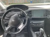 Usado Peugeot 308 Allure 110 CV (80 kW) 2017 Gris / plata Berlina