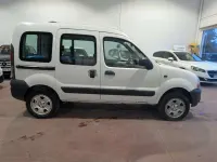 Usado Renault Kangoo Authentique 84 CV (61 kW) 2003 Blanco Monovolumen