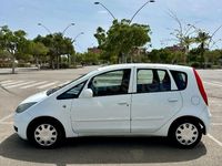Usado Mitsubishi Colt Inform 95 CV (69 kW) 2007 Blanco Monovolumen