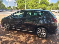 Usado Peugeot 3008 Allure 115 CV (84 kW) 2014 Negro Familiar