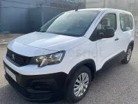 Usado Peugeot Rifter Active 100 CV (73 kW) 2020 Blanco Monovolumen