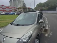 Usado Renault Scenic E-Tech Dynamique 106 CV (77 kW) 2010 Beige Monovolumen