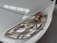 Usado Renault Clio II Expression 75 CV (55 kW) 2011 Blanco Berlina