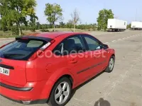Usado Ford Focus Sport 145 CV (106 kW) 2005 Rojo Berlina