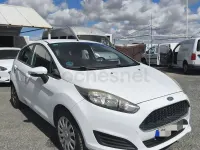 Usado Ford Fiesta Trend 95 CV (69 kW) 2017 Blanco Utilitario