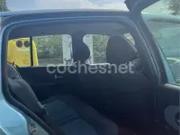 Usado Renault Clio II 60 CV (44 kW) 2005 Azul Berlina