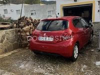 Usado Peugeot 208 Access 82 CV (60 kW) 2015 Rojo Utilitario