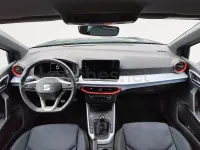 Usado Seat Arona FR 115 CV (84 kW) 2025 Gris / plata SUV