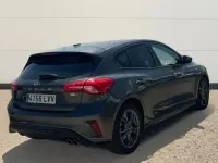 Usado Ford Focus ST-Line 125 CV (91 kW) 2022 Negro Berlina