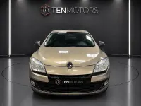 Usado Renault Mégane III Expression 90 CV (66 kW) 2013 Gris / plata Berlina