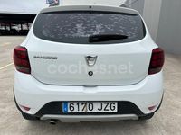 Usado Dacia Sandero Stepway 90 CV (66 kW) 2017 Blanco Utilitario