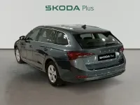 Usado Skoda Octavia Ambition 150 CV (110 kW) 2022 Gris Familiar