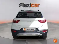 Usado Kia Stonic 100 CV (73 kW) 2023 Blanco SUV